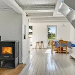 Awesome In With Kitchen בית נופש